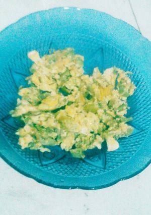 Una foto de Huevos revueltos con brócoli