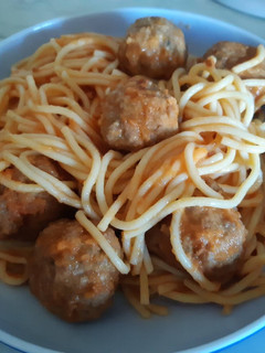 Una foto de Espaguetti con albóndigas