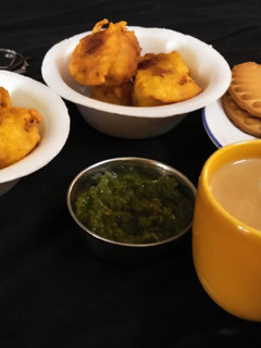 मिनी आलू बोंडा (mini aloo bonda recipe in Hindi) रेसिपी मुख्य फोटो