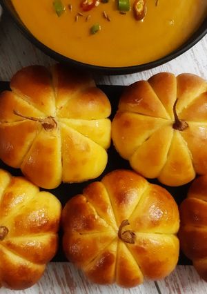 A picture of Pumpkin Bread in Pumpkin shape (no oven bread).