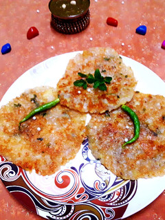 फलाहारी साबूदाना थालीपीठ (Falahari Sabudana Thalipeeth recipe in Hindi) रेसिपी मुख्य फोटो