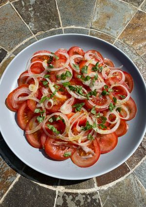 A picture of Tomato & Onion Salad for BBQs.