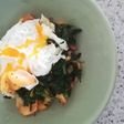 Montadito de patata, espinacas y huevo
