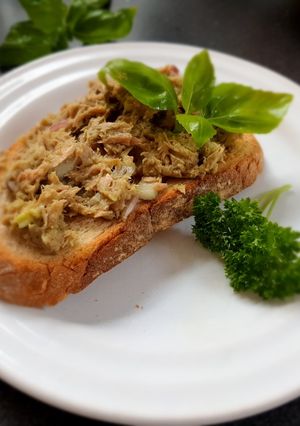 Tonhalas avokádókrém recept fotója