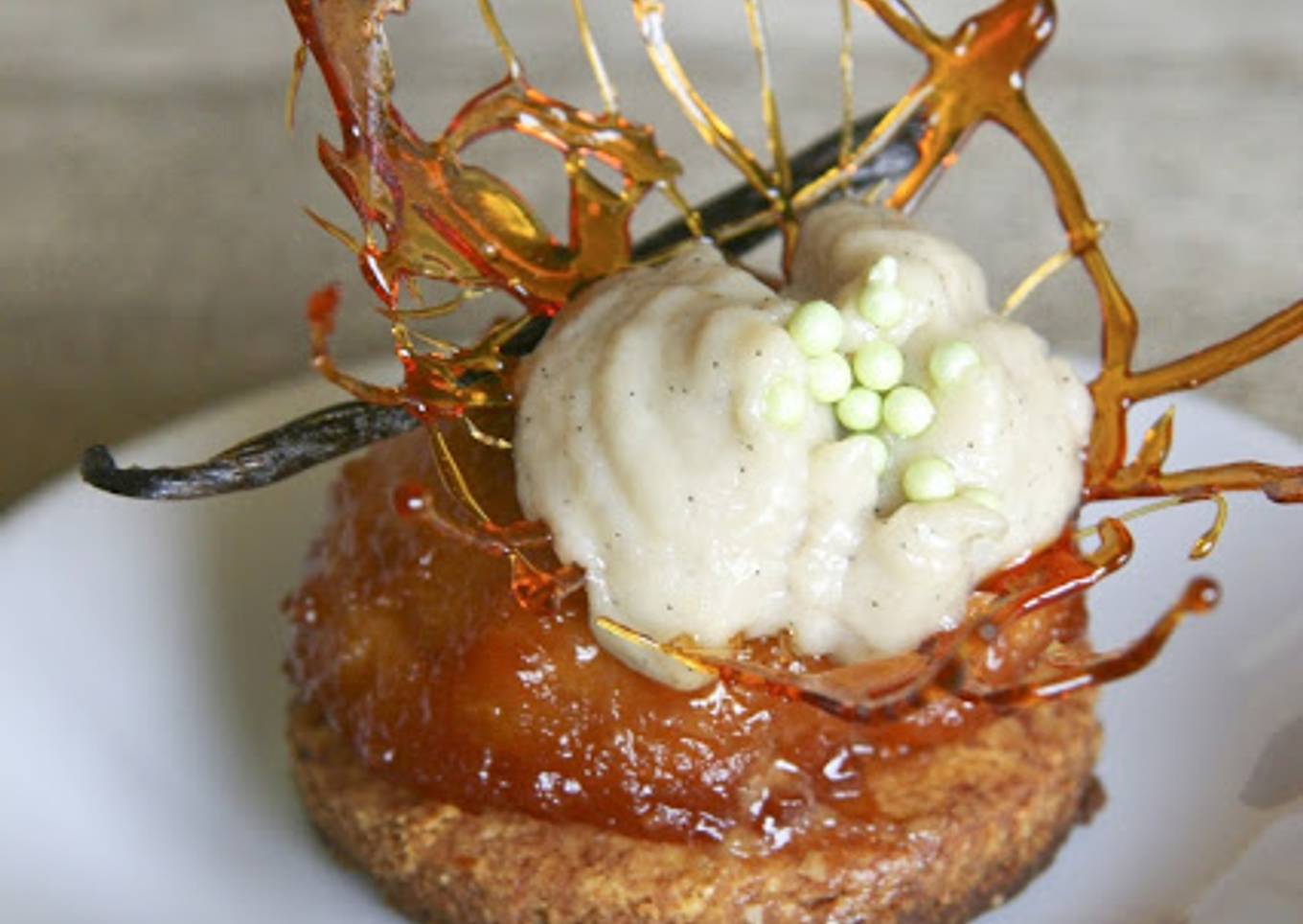 Pomme au four façon Tatin, à la crème de cajou