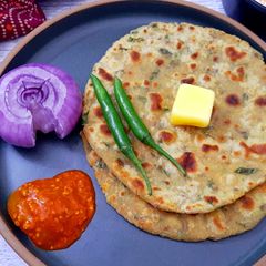 A picture of Rajasthani Sorghum Bejar Roti.