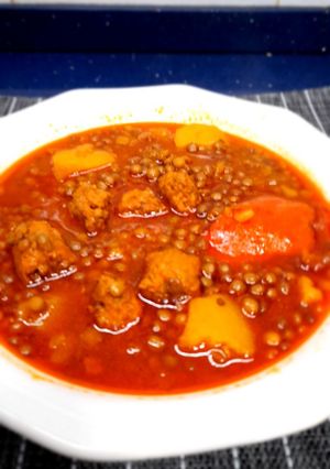 Foto principal de Lentejas veganas con chorizo