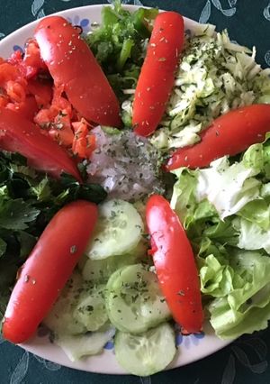 Une photo de Salade composée aux légumes d été