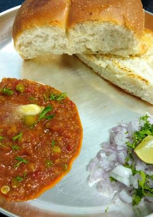 A picture of Pav bhaji.