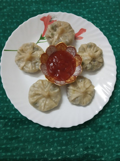 வெஜிடபிள் மோமோஸ் (Veg momo Recipe in Tamil) செய்முறை முக்கிய புகைப்படம்