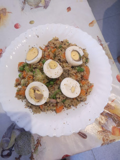 Una foto de Quinoa con verduras