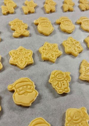 Csokoládé krémmel töltött vajas keksz recept fotója