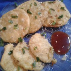 A picture of Crispy potato kachori.