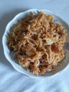 चाउमीन (chowmein recipe in hindi) रेसिपी मुख्य फोटो