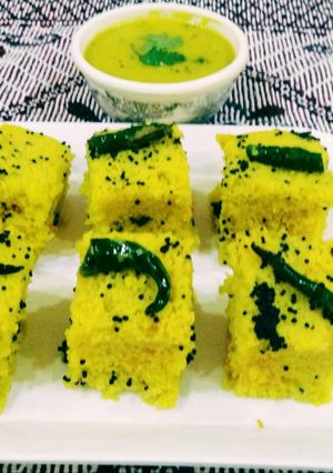 A picture of Khaman dhokla.