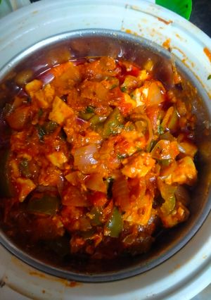 शिमला मिर्च पनीर की सब्जी (shimla mirch paneer ki sabzi recipe in Hindi) रेसिपी मुख्य फोटो