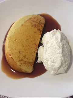 Una foto de Flan de queso fresco y nata aromatizado