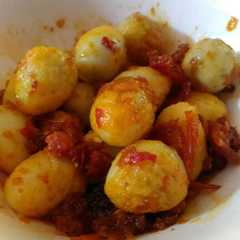 A picture of Telur puyuh balado.