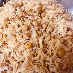 A picture of White chanapulao/kabuli chanapulao.