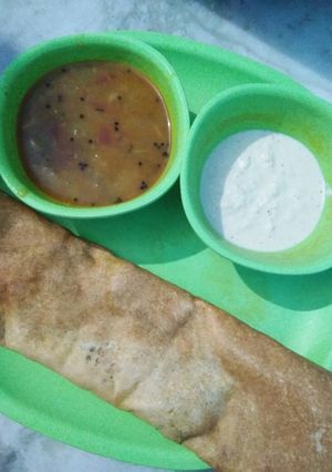 A picture of Sambhar dosa.