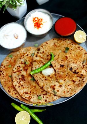 आलू पराठा (Aloo Paratha recipe in hindi) रेसिपी मुख्य फोटो