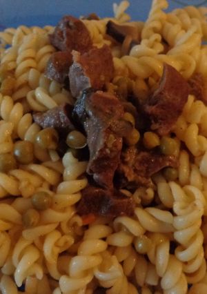 Gombás, borsós sertésszív pörkölt, kacskaringós tésztával recept fotója