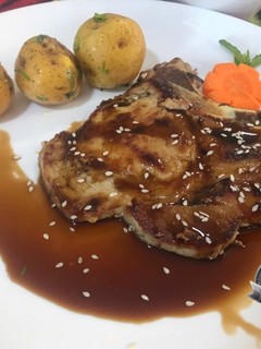 Una foto de Chuleta de cerdo teriyaki