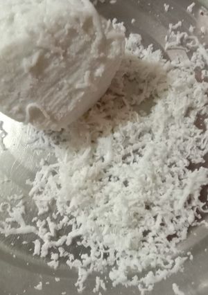 A picture of Mozzerella cheese.
