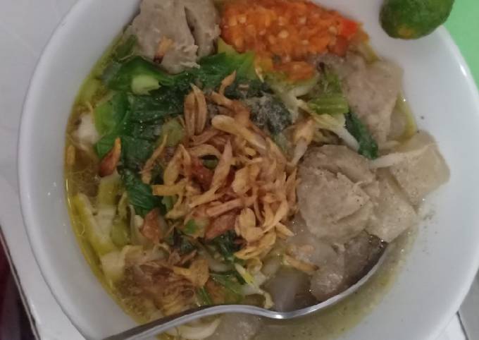 Mie Kocok Kaki Sapi