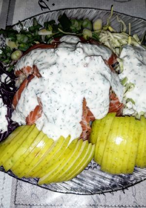 Une photo de Assiette composée, chou et saumon
