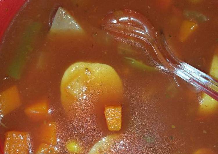 Slow cooker vegetable soup