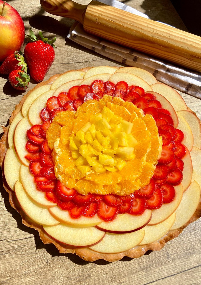 Una foto de Tarta de frutas con crema