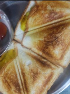 आलू के सैंडविच (Aloo ke sandwich recipe in hindi) रेसिपी मुख्य फोटो