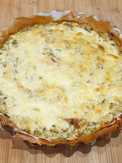 Una foto de Quiche de salmón y calabacín fit