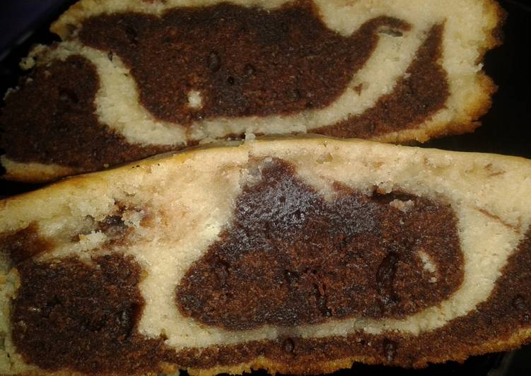 How to Prepare Jamie Oliver Yoghurt Marble Cake (Eggless)