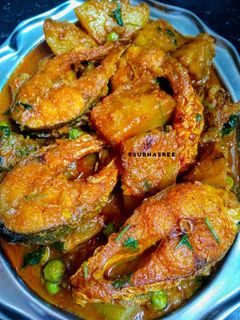 মাছ দিয়ে আলু পেঁপে রসা (mach diye aloo pepe rosa recipe in Bengali) রেসিপির প্রধান ছবি