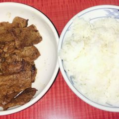 Barbecue beef with rice A picture of Barbecue beef with rice.