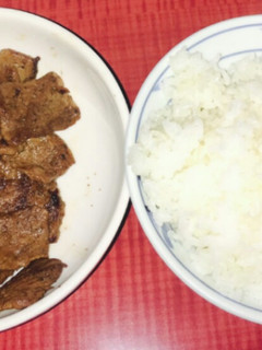 A picture of Barbecue beef with rice.