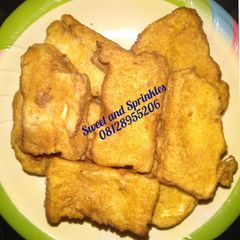 A picture of Fried Bread with egg.