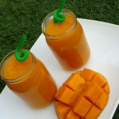 A picture of Fresh mango juice.