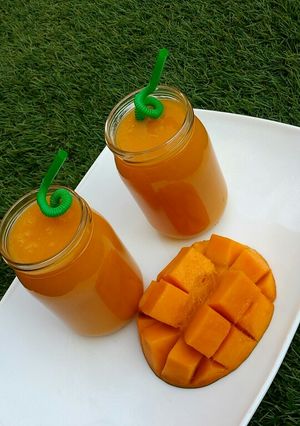 A picture of Fresh mango juice.