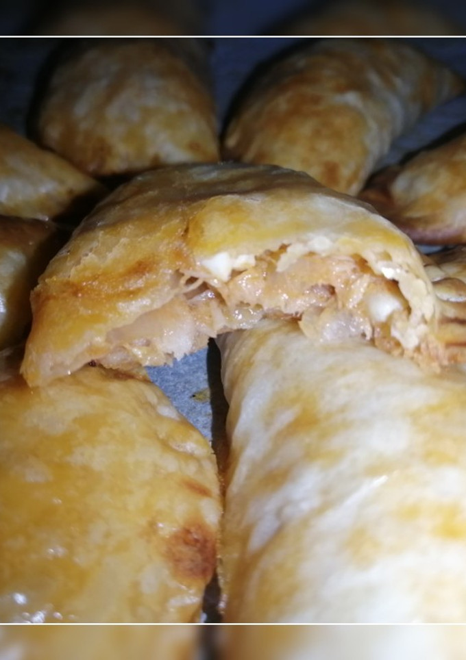 Una foto de Empanadillas de atún con tomate