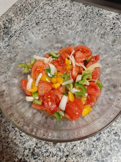 Una foto de Picadillo de tomate veraniego