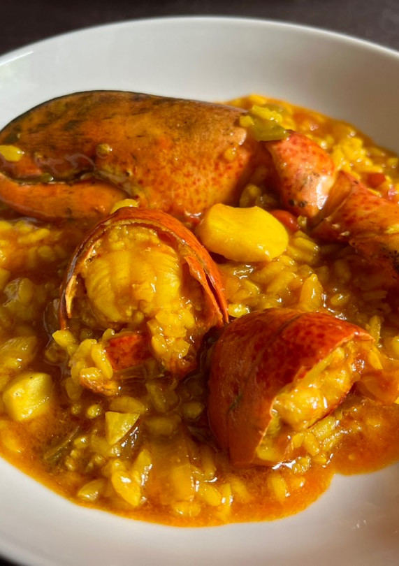 Una foto de Arroz con bogavante 🦞