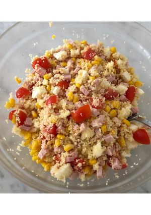 Foto di Cous cous con mais, mozzarella, pomodorini e prosciutto cotto🌽🍅