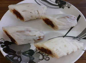A picture of Idiyappam sweet rolls Rice noodles sweet rolls.