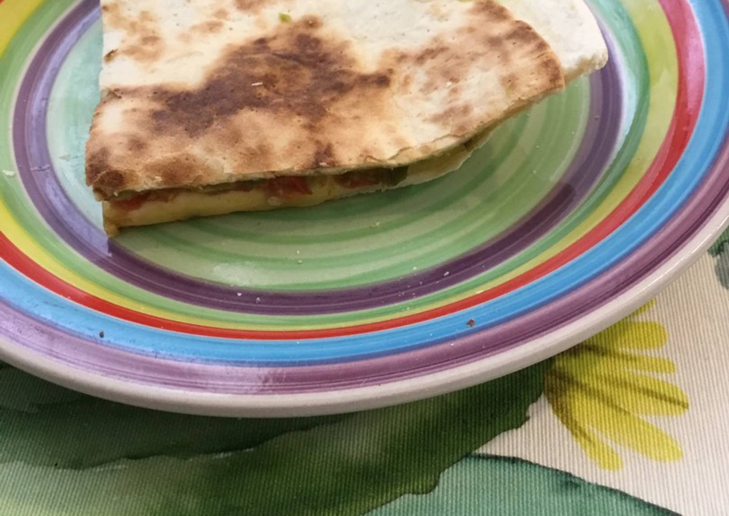 Quesadilla de aguacate, tomate y queso Receta de Sonia Cookpad