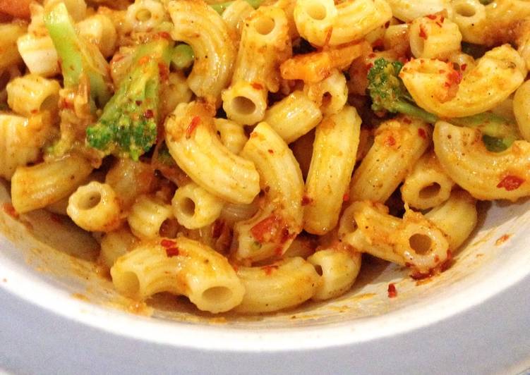 Bagaimana Menyiapkan macaroni brokoli saus hot tuna, Bikin Ngiler