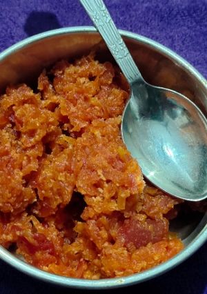 गाजर हलवा (Gajar Halwa Recipe In Marathi) रेसिपी चे मुख्य फोटो 