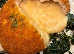 Foto de Frango panado recheado com queijo